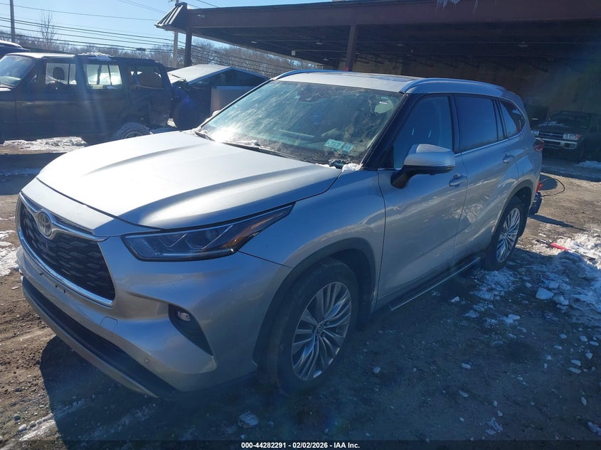 2023 Toyota Highlander Platinum