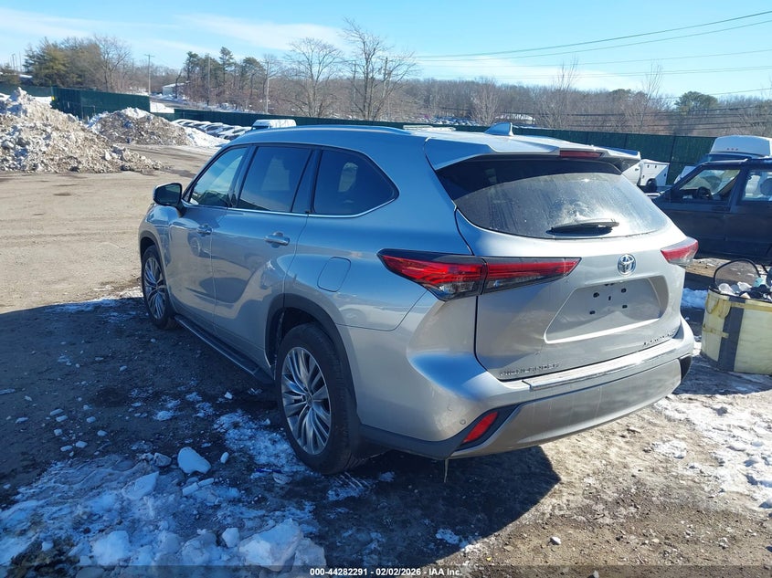 2023 Toyota Highlander Platinum