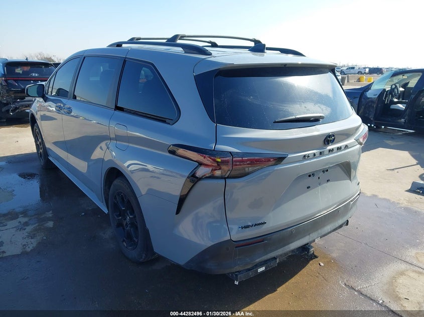 2025 Toyota Sienna Woodland Edition