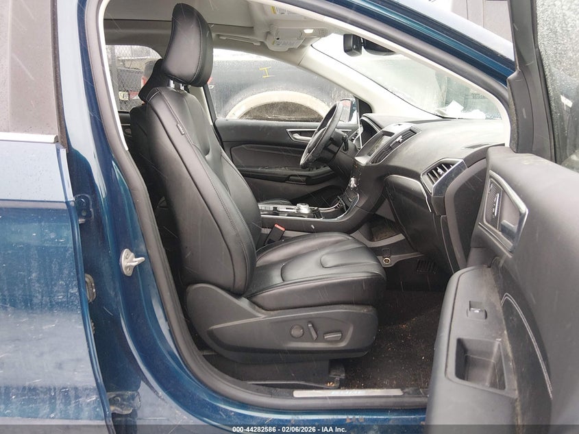 2020 Ford Edge Titanium