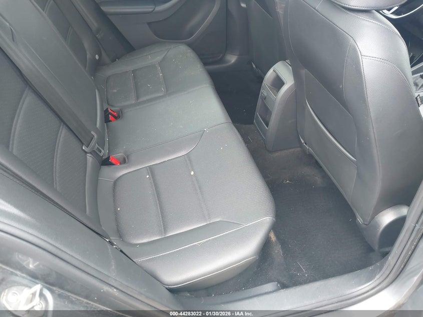 VIN 3VWDB7AJ1JM229830 2018 VOLKSWAGEN JETTA 1.4T SE/1.4T WOLFSBURG EDITION