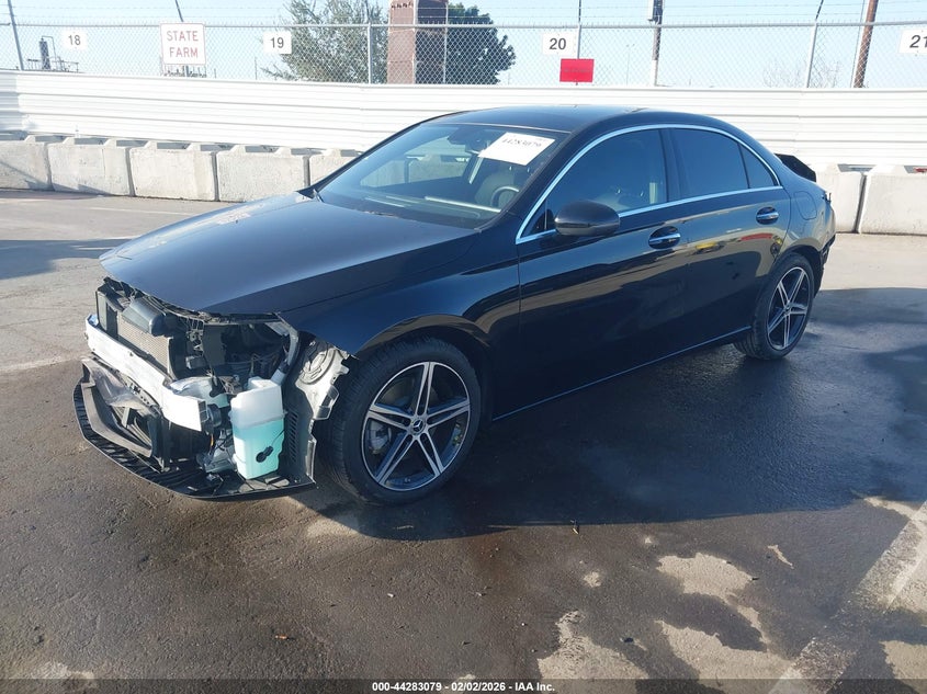 2022 Mercedes-Benz A 220