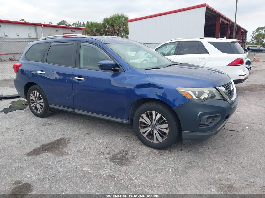 2017 Nissan Pathfinder Sv