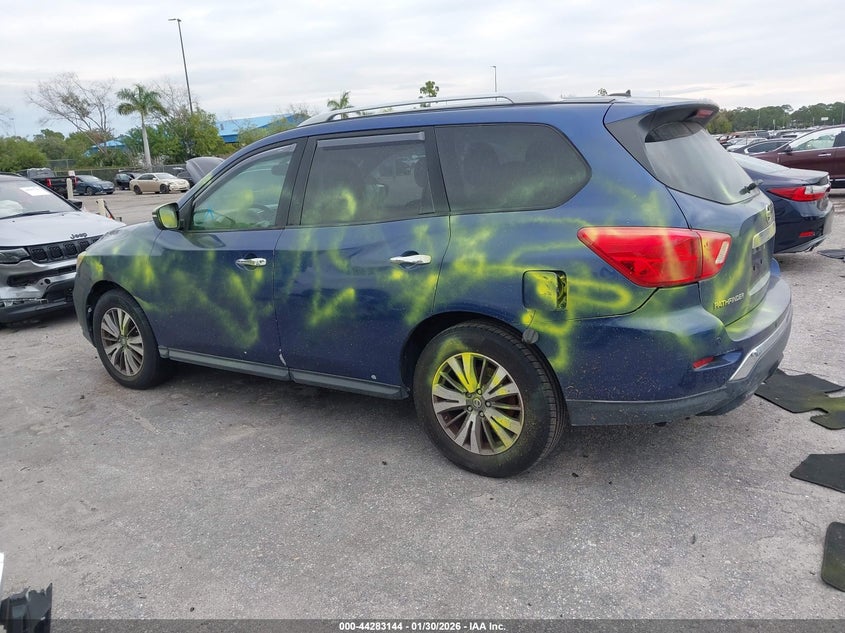 2017 Nissan Pathfinder Sv