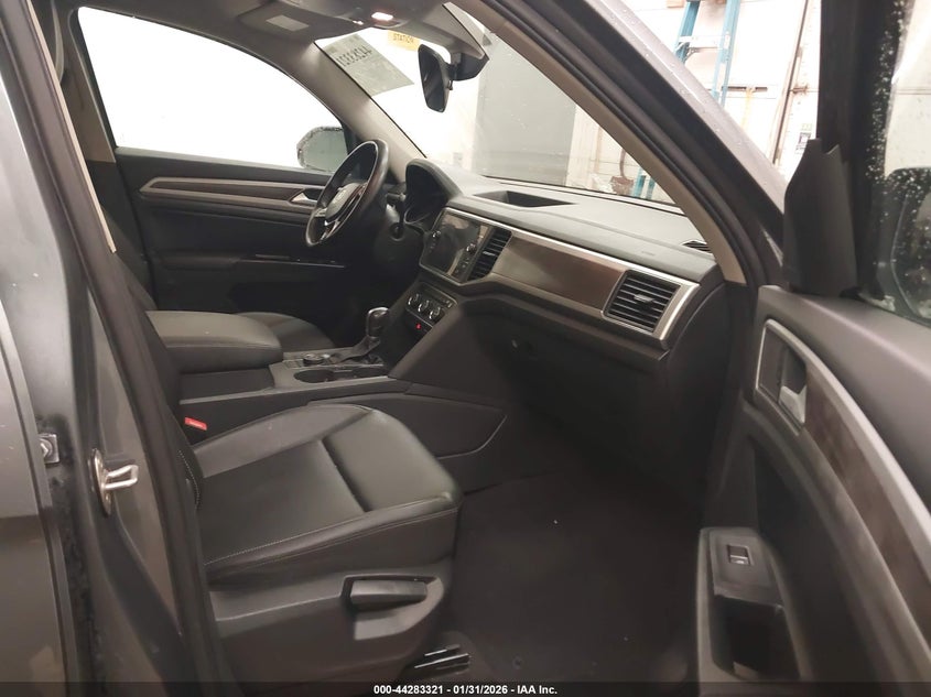 2019 Volkswagen Atlas 3.6L V6 Se W/Technology R-Line