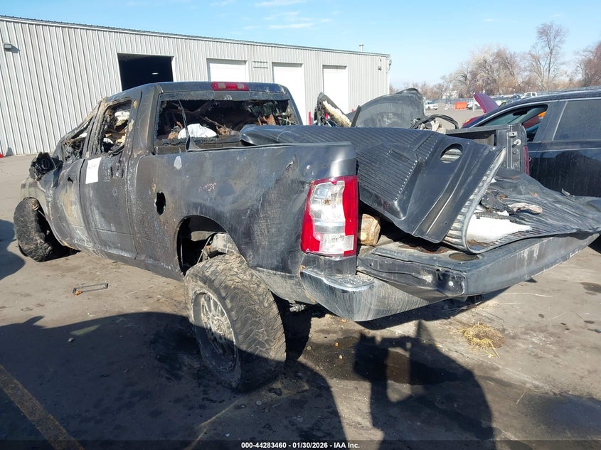 Vin: 3c6ur5dlxhg725029, lot: 44779796, ram 2500 slt  4x4 6'4 box 20173