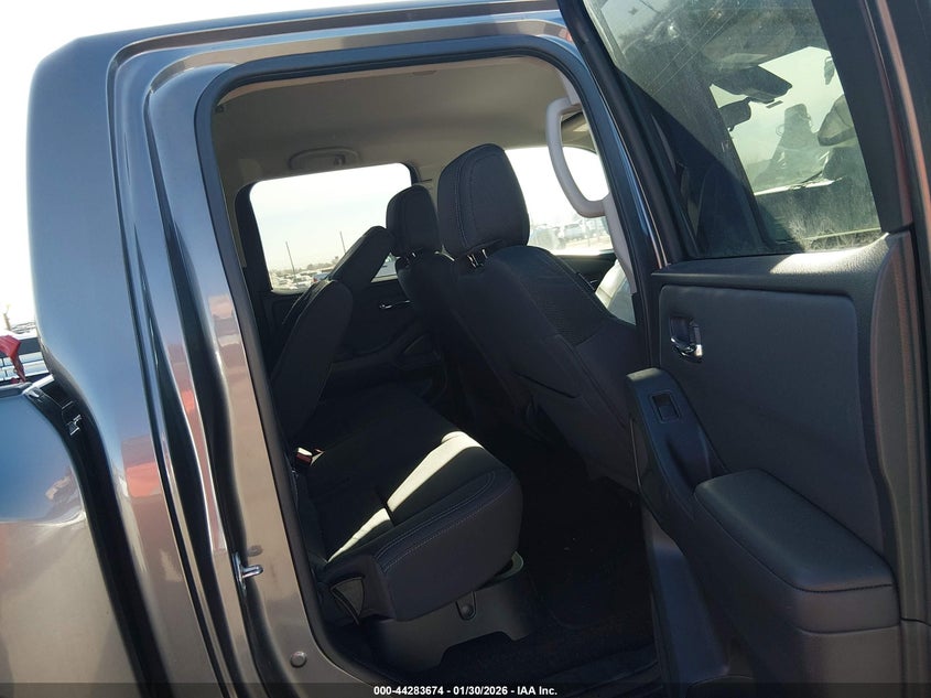 2024 NISSAN FRONTIER auction photo 8