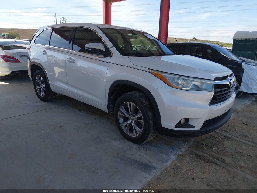 2015 Toyota Highlander Le Plus V6