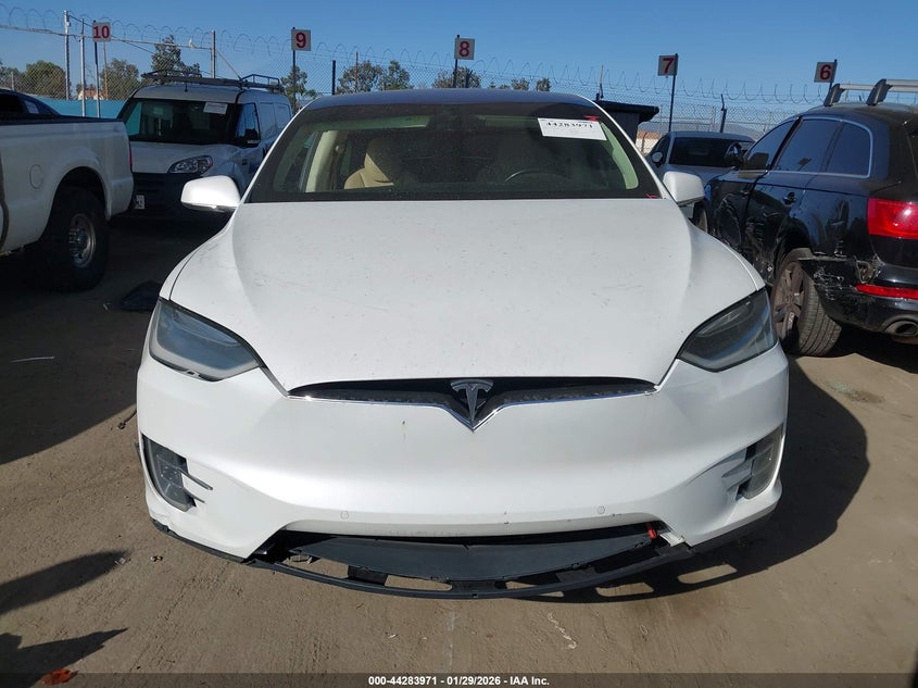 2016 Tesla Model X 60D/70D/75D/90D VIN: 5YJXCAE21GF009999 Lot: 44283971