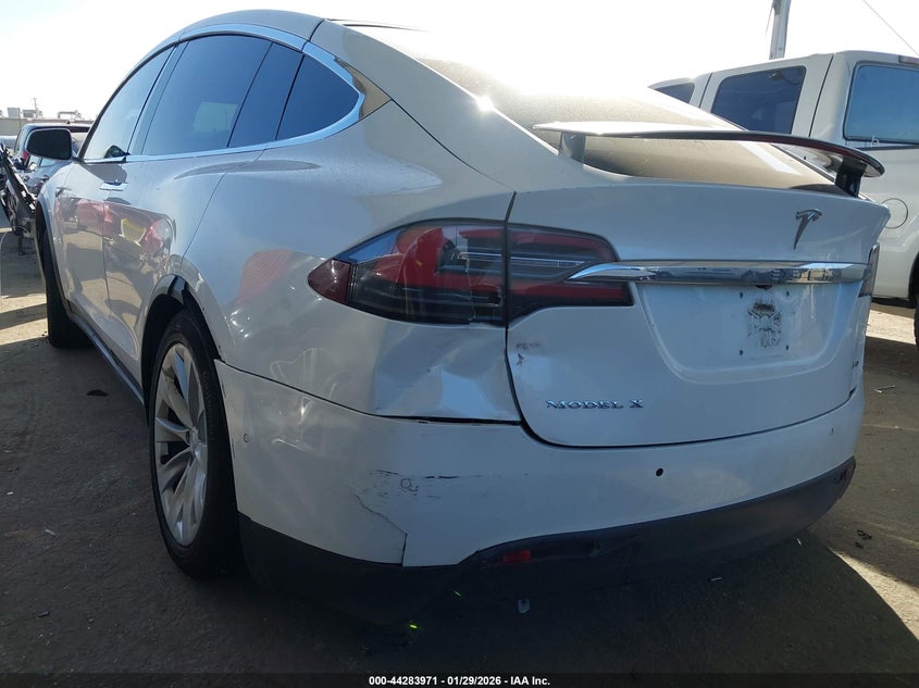 2016 Tesla Model X 60D/70D/75D/90D VIN: 5YJXCAE21GF009999 Lot: 44283971