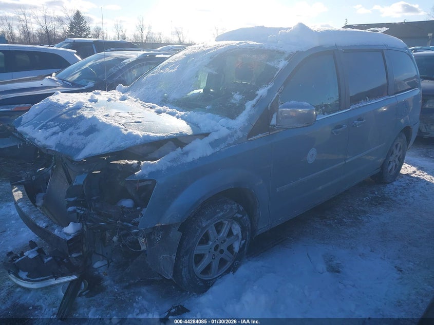 2010 Chrysler Town & Country Touring Plus