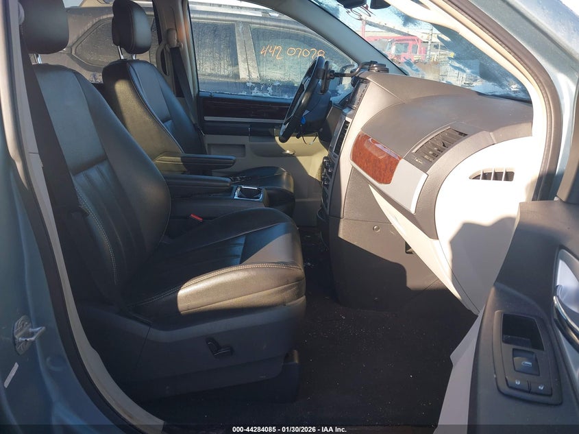 2010 Chrysler Town & Country Touring Plus