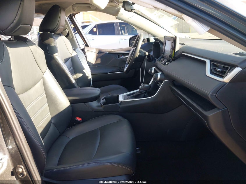 2022 Toyota Rav4 Xle Premium