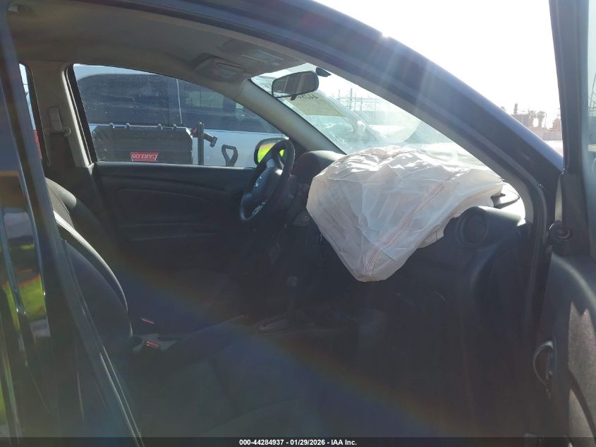 2015 Nissan Versa 1.6 S