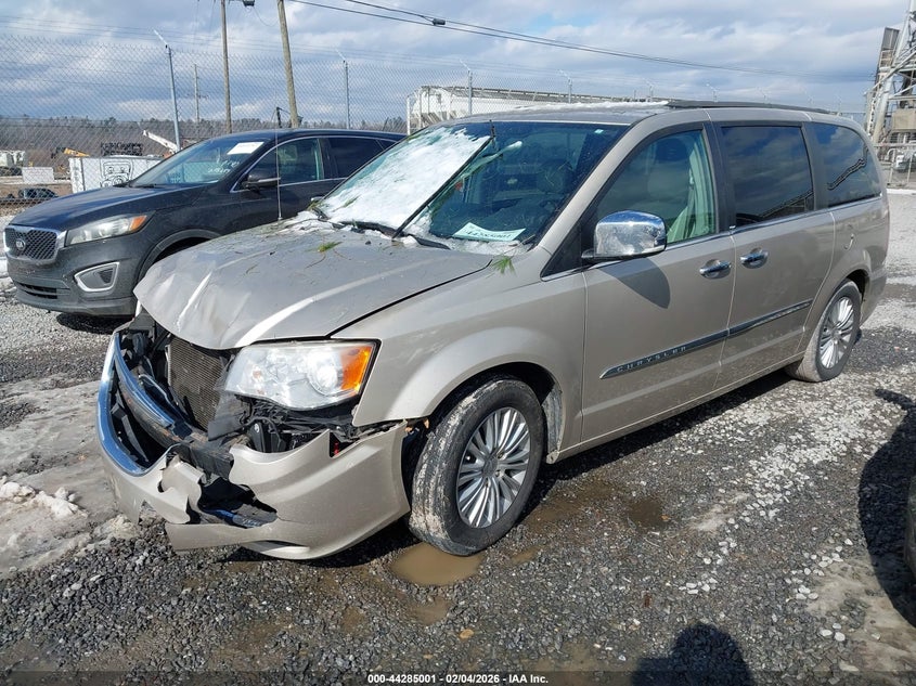 2013 Chrysler Town & Country Touring-L