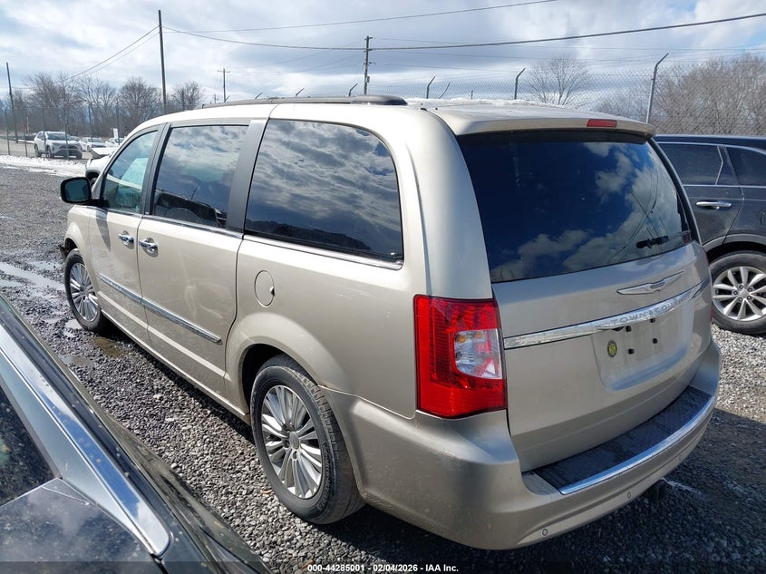 2013 Chrysler Town & Country Touring-L