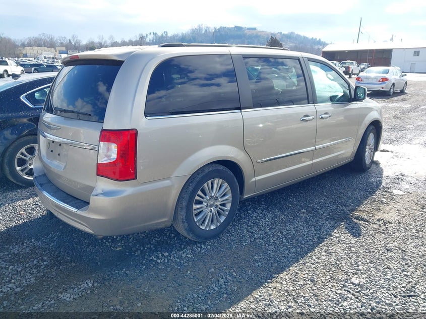 2013 Chrysler Town & Country Touring-L