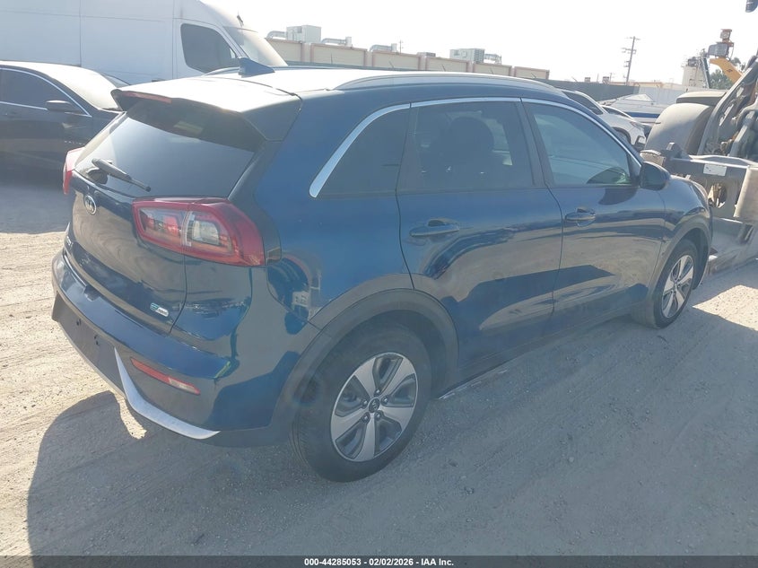 Vin: kndcb3lcxk5241827, lot: 44781389, kia niro lx 20194