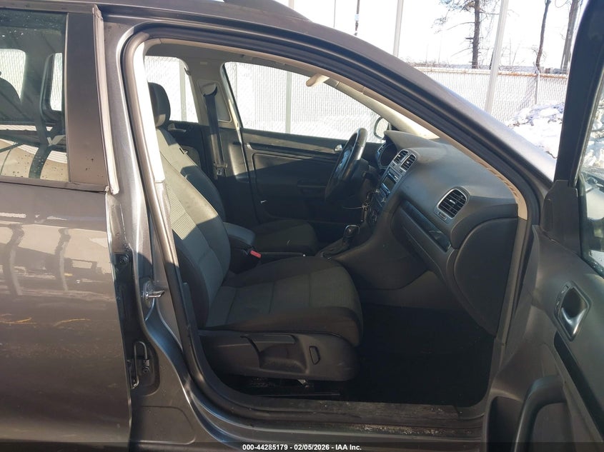 2011 Volkswagen Jetta Sportwagen 2.5L S