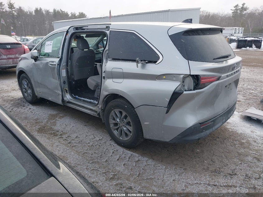 2021 Toyota Sienna Le