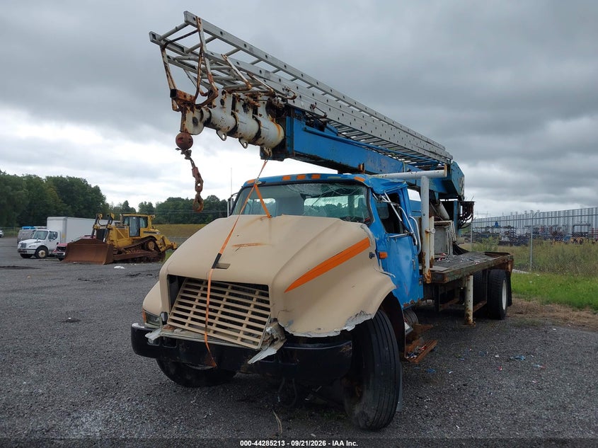 1993 INTERNATIONAL 4000 auction photo 2
