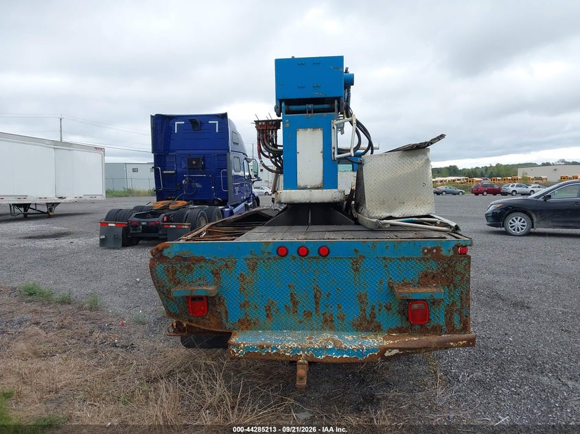 1993 INTERNATIONAL 4000 auction photo 8