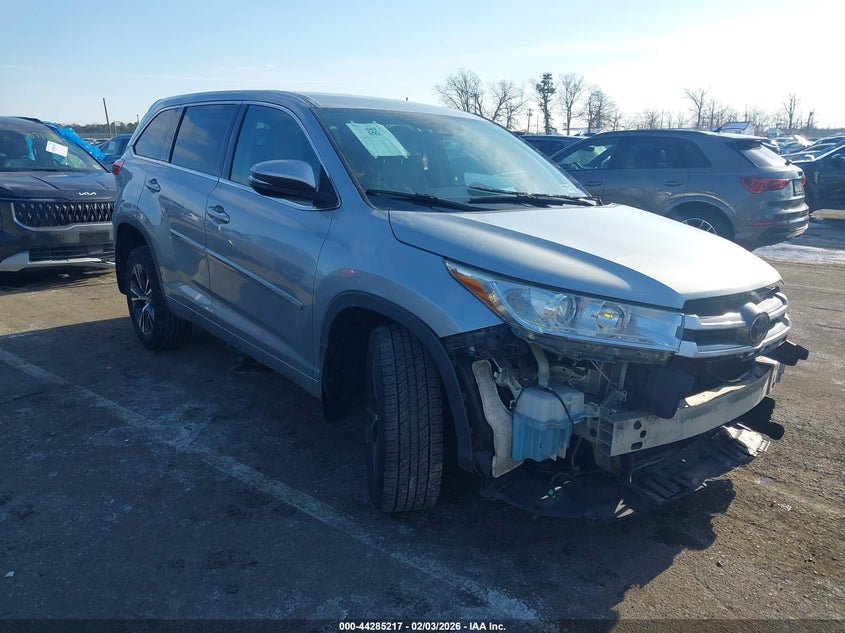 2017 TOYOTA HIGHLANDER LE PLUS