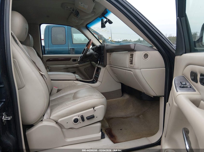 2004 Cadillac Escalade Standard
