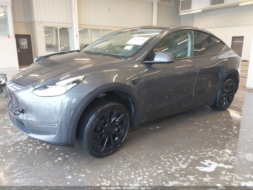 2022 Tesla Model Y Long Range Dual Motor All-Wheel Drive