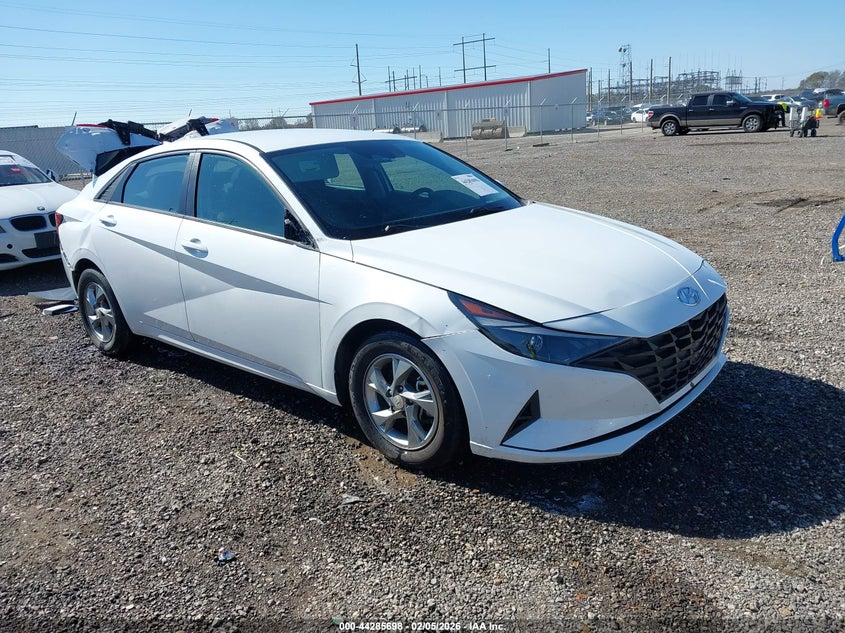 2022 Hyundai Elantra Se