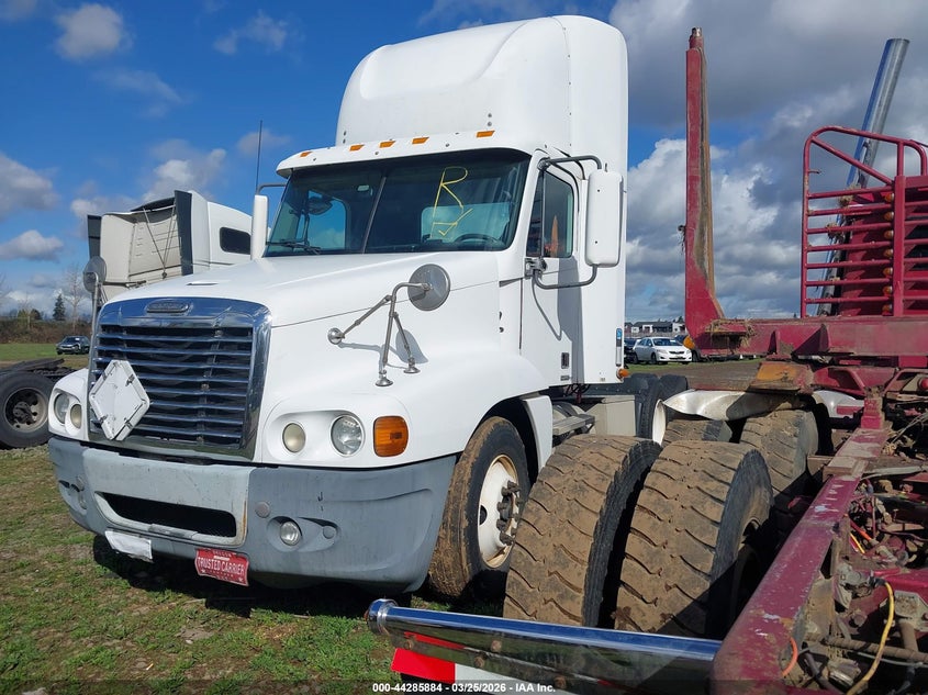 2009 Freightliner Conventional St120
