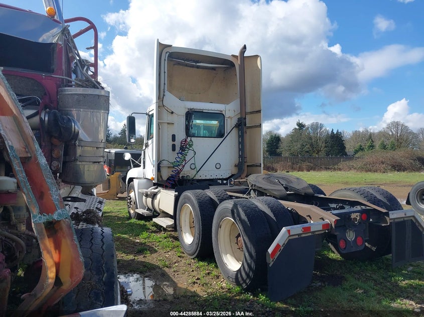 2009 Freightliner Conventional St120