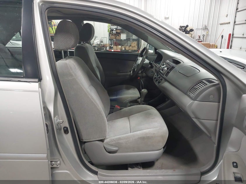 2004 Toyota Camry Le