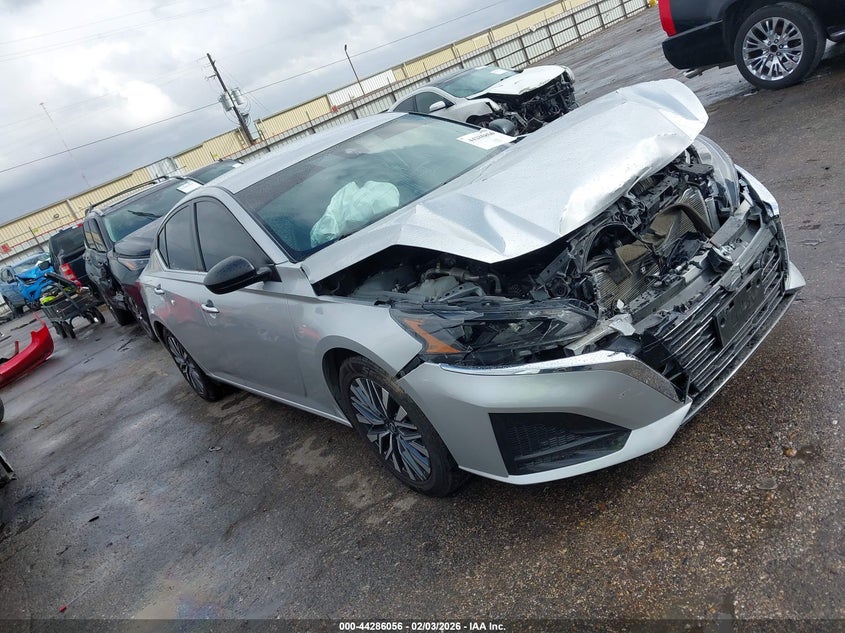 2024 Nissan Altima Sv Fwd