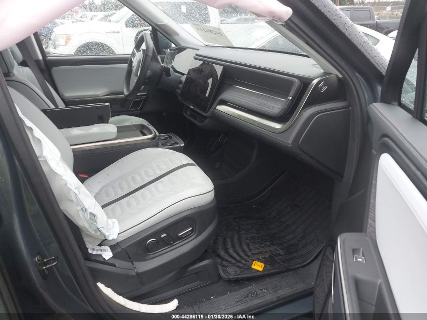 2023 Rivian R1S Adventure