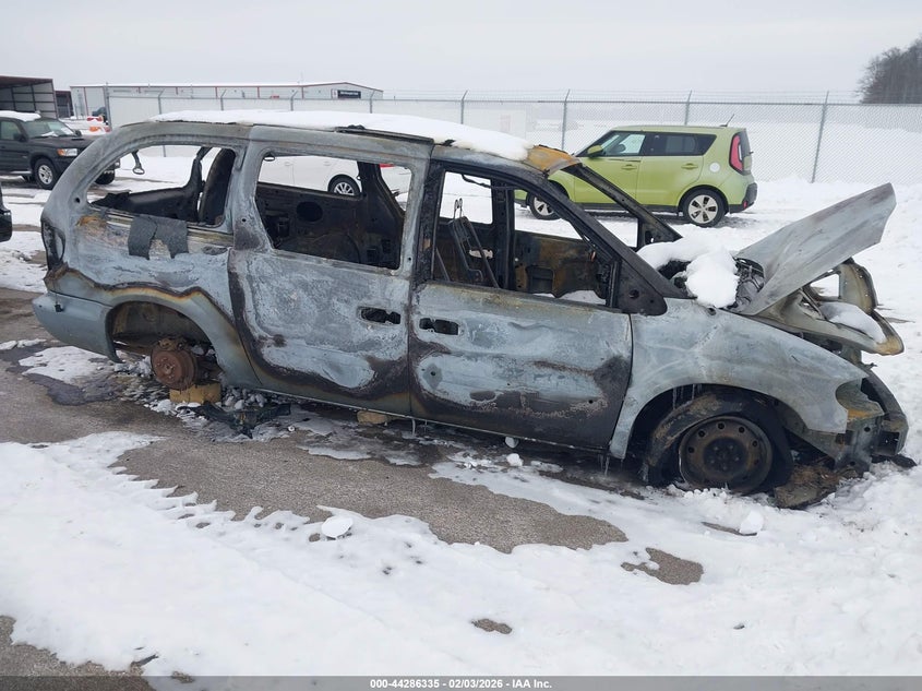 2005 Chrysler Town & Country Lx