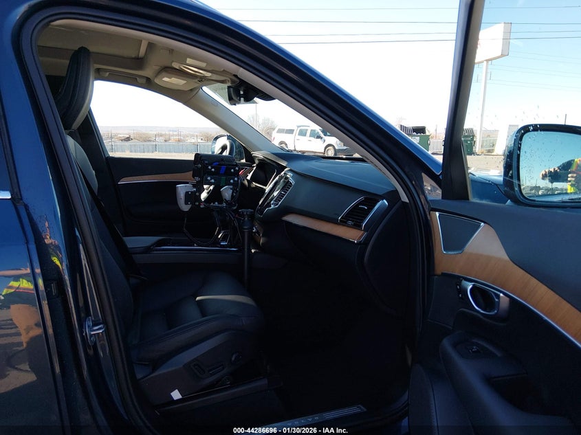 VIN YV4H60PE4S1333492 2025 VOLVO XC90 PLUG-IN HYBRID T8 PLUS 7-SEATER