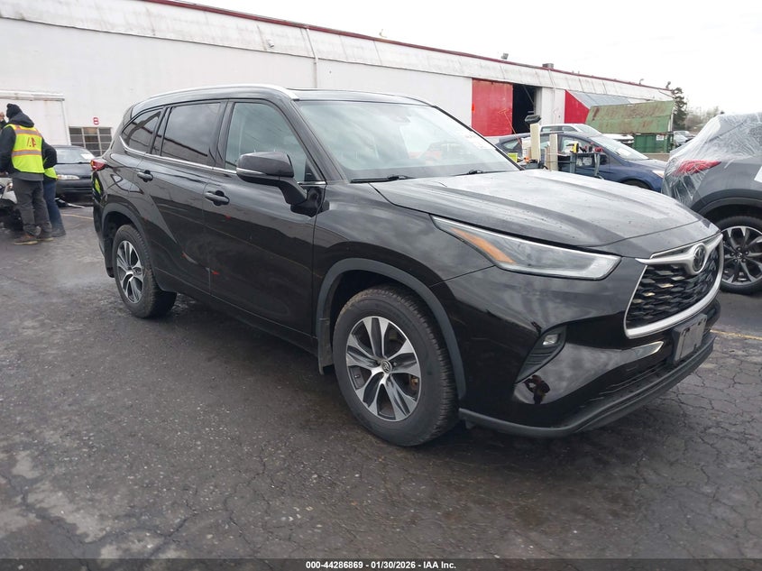 2021 Toyota Highlander Xle