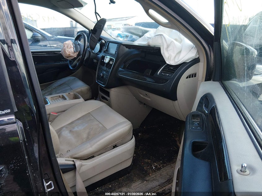 2013 Chrysler Town & Country Touring