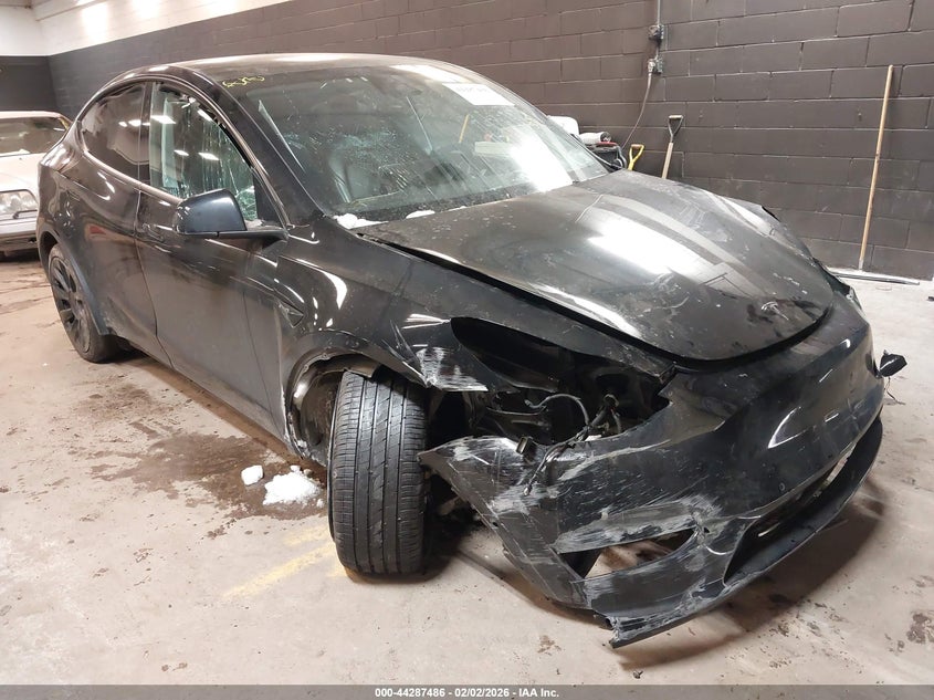 2022 Tesla Model Y Long Range Dual Motor All-Wheel Drive