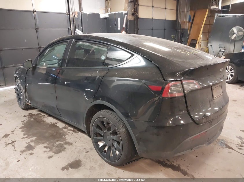 2022 Tesla Model Y Long Range Dual Motor All-Wheel Drive