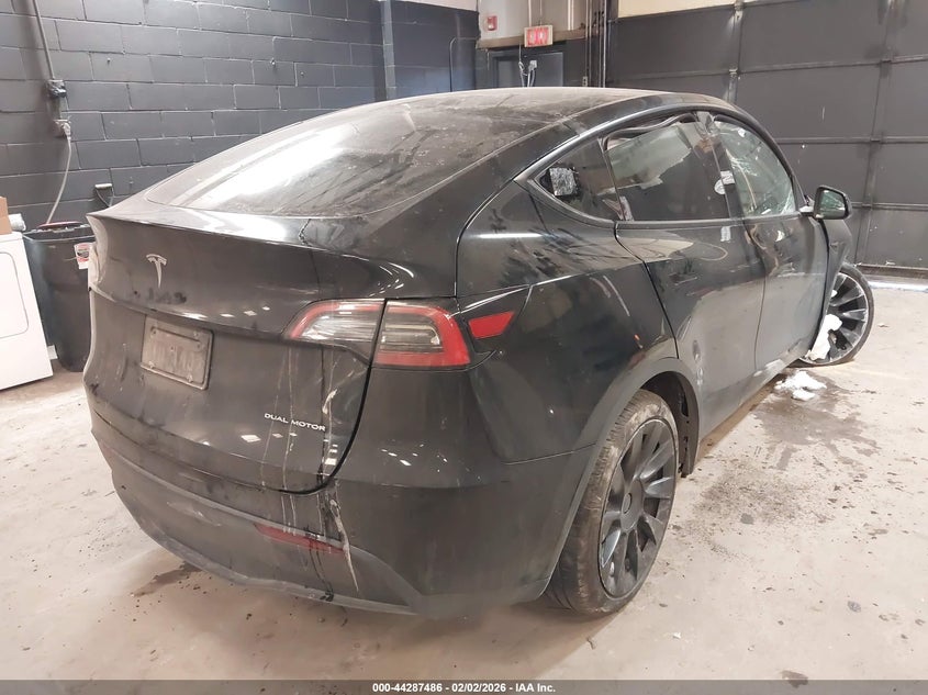 2022 Tesla Model Y Long Range Dual Motor All-Wheel Drive