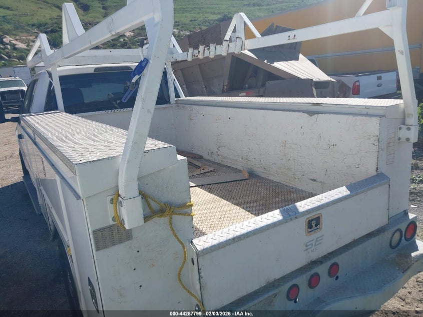 2017 Ford F-350 Chassis Xl