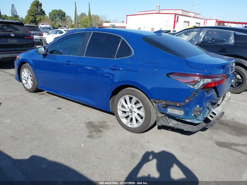 2023 Toyota Camry Le