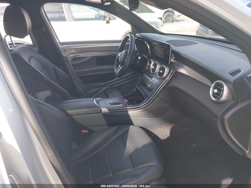 2020 Mercedes-Benz Glc 300