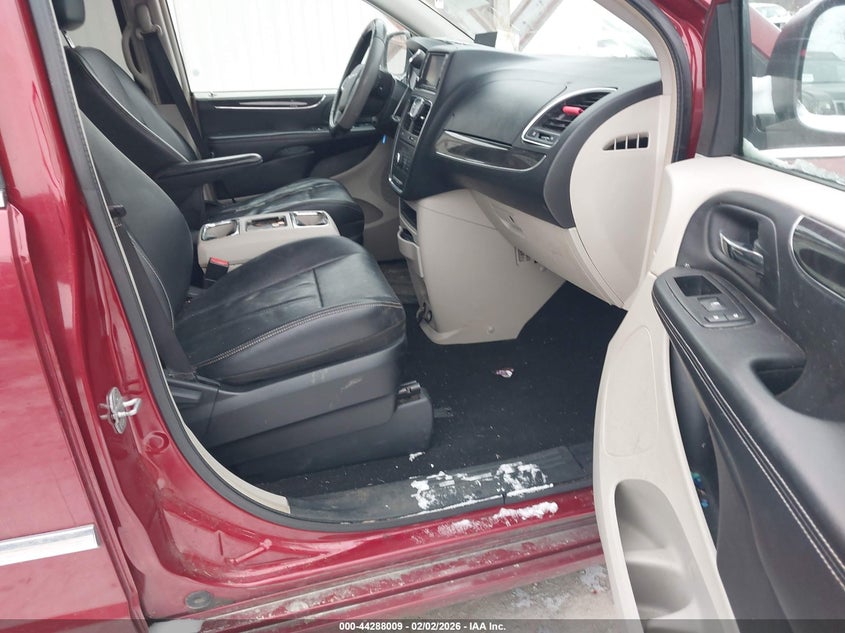 2013 Chrysler Town & Country Touring