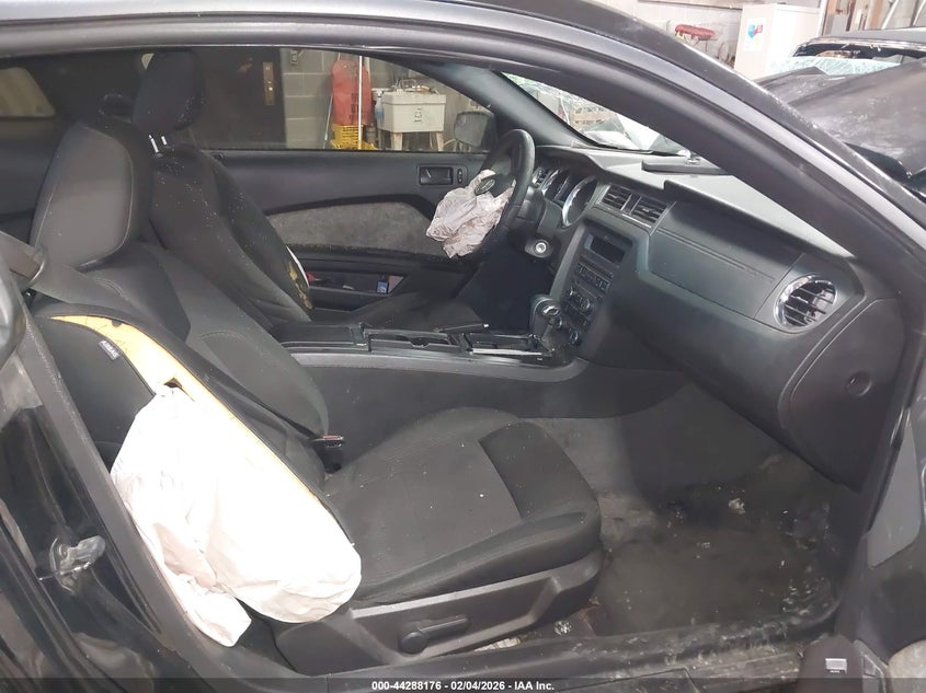 2011 Ford Mustang V6