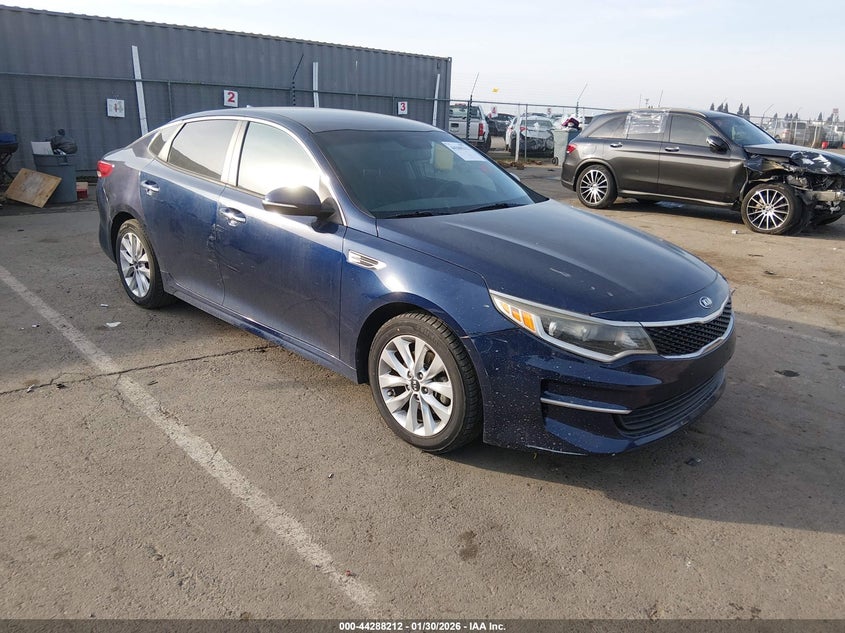 5XXGT4L35HG146634 KIA OPTIMA LX 2017
