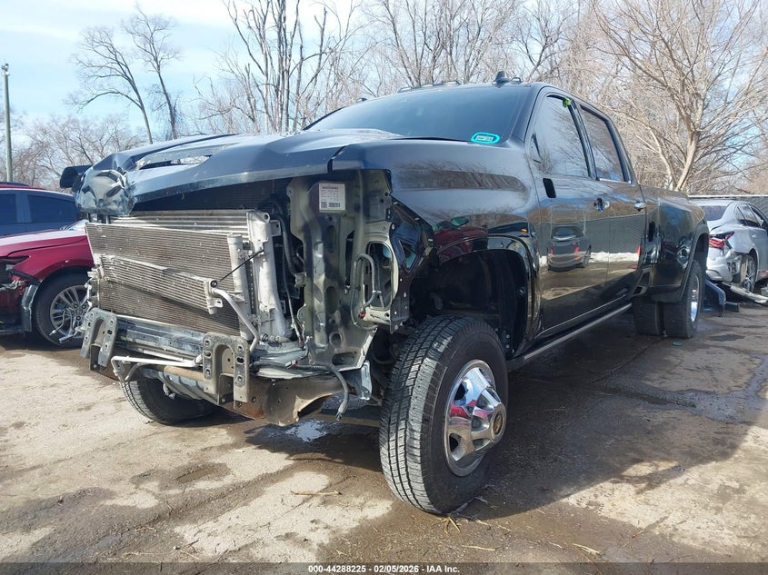 2022 CHEVROLET SILVERADO 3500HD auction photo 2