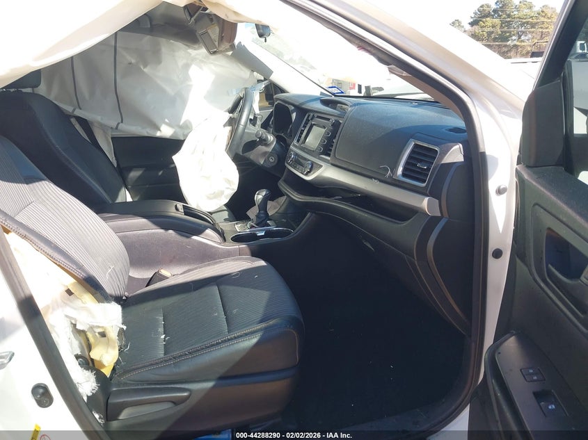 2015 Toyota Highlander Le Plus V6